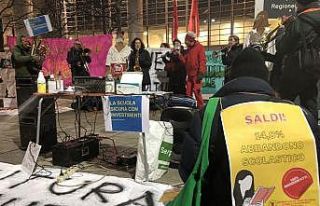 İtalya’da öğrenciler uzaktan eğitim kararını...