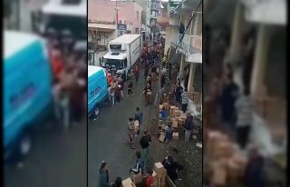 İzmir Büyükşehir Belediyesi’nden erzak dağıtımında...