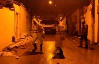 İzmir Büyükşehir Belediyesinden gece mesaisi