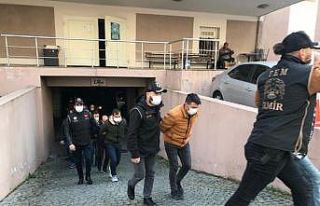 İzmir merkezli FETÖ operasyonda 25 tutuklama
