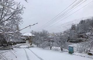 İzmir’de Bozdağ’da kar sevinci