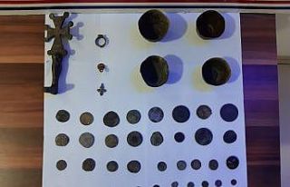 İzmir’de tarihi eser kaçakçılarına operasyon