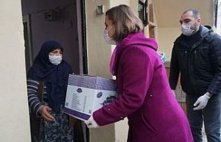 İzmit Belediyesinden binlerce aileye yardım
