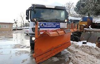 İzmit Belediyesi’ne İstanbul’dan kar robotu...