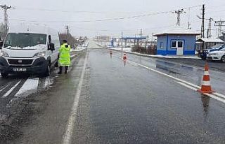 Jandarmadan kış lastiği uygulaması