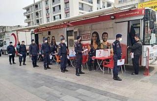 Jandarmadan Kızılay’a kan bağışı