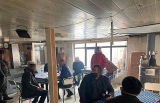 Jandarma’dan ruhsatsız kahvehaneye kumar baskını