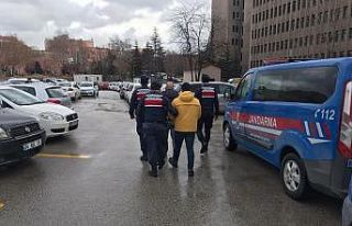 Jandarmadan sahte içki üretip satan aileye operasyon