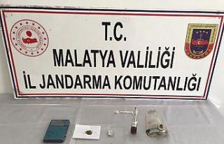 Jandarma’dan uyuşturucu ve kaçakçılığa izin...