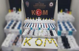 Kaçak ürünler ile beraber yakalandılar