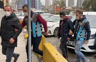 Kadıköy’de değnekçilik yapan 3 şahıs yakalandı