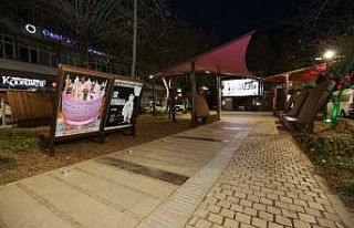 Kadın tiyatro sanatçısına vefa