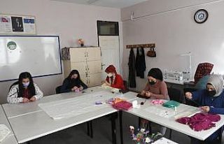 Kadınlar özledikleri kurslara yeniden kavuştu
