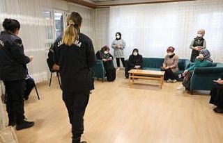 Kadınlara KADES tanıtıldı