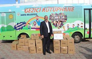 Kahta Gezici Kütüphanesine kitap desteği