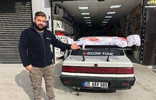 Kanlı, kefenli modifiye araç polisi harekete geçirdi