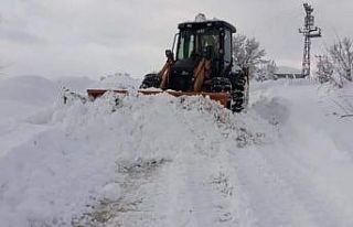 Kapalı olan yollar ekipler tarafından açıldı