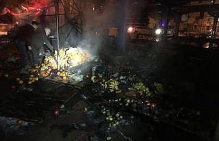 Kapalı pazar yerinde yangın