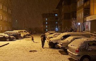 Kar çocuklar için eğlence, tır sürücüleri için...