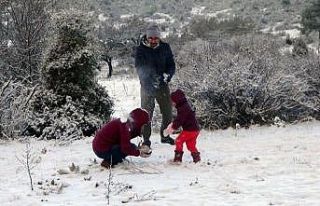 Kar gören Muğlalılar Yılanlı dağına çıktı