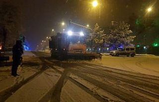 Kar yağışını gören kısıtlamayı bırakıp...