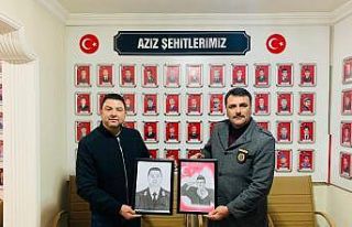 Kara kalem portresiyle anlamlı teşekkür
