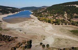 Karaçomak Barajı’nda sular çekilince valilik...