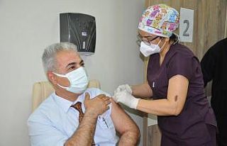 Karaman’da ilk doz aşılar yapılmaya başlandı