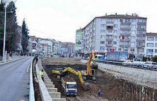 Karamürsel köprülü kavşağında çalışmalar...