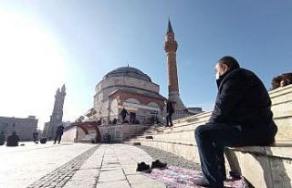 Karar yanlış anlaşıldı, yılın ilk Cuma namazına...
