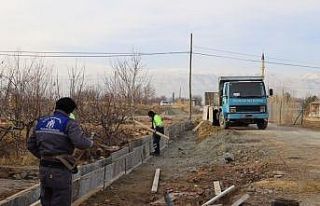 Karın yağmadığı Erzincan’da belediye çalışmalarının...