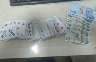 Kars’ta kumar oynayan 4 kişi suçüstü yakalandı