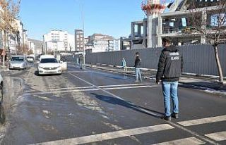 Kars’ta polisten korona tedbirleri uygulaması