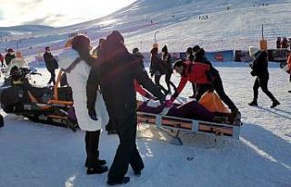 Kayak yaparken yaralanan turistin imdadına jandarma...