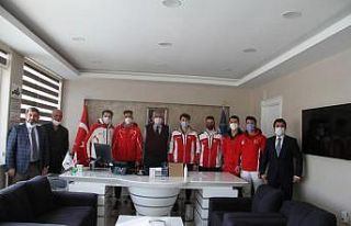 Kayakla Atlama Milli Takımı Genel Müdür Akbaş’ı...