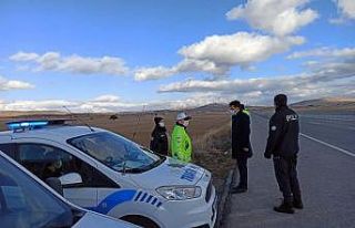 Kaymakam trafik denetimine katıldı