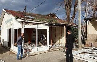 Kaynaşlı’da prefabrike yapılar kaldırılıyor