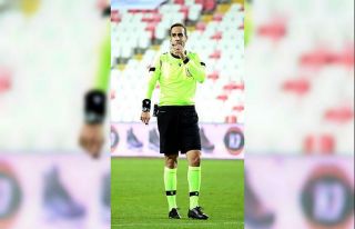 Kayserispor-Başakşehir maçını Serkan Tokat yönetecek