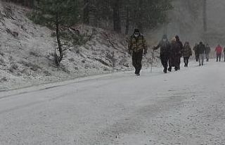 Kazdağları’nda kar, ovalarında su baskınları...