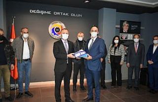 Kdz. Ereğli TSO 100 öğrencinin tabletlerini teslim...