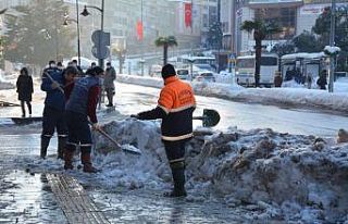 Kdz. Ereğli’de kar kütleleri kaldırılıyor