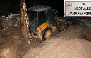 Kepçe ile kaçak kazı yapan 6 kişi gözaltına...