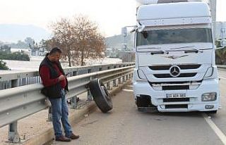 Kesintisiz 8 saat yol yapan tır şoförü uçuruma...