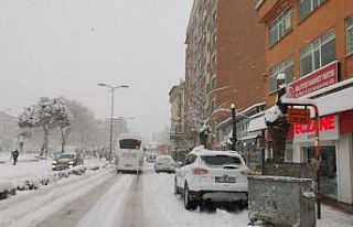 Kilimli’de yoğun kar yağışı hayatı felç etti