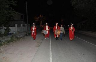 Kısıtlama günlerinde Mehter Takımı’ndan vatandaşlara...