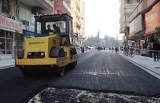 Kızıltepe’de asfalt serim çalışmaları devam...