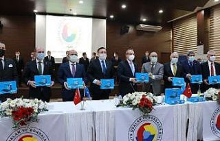 Kocaeli’de öğrencilere tablet desteği