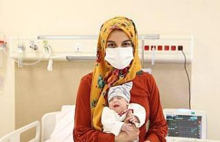Konya’da 480 gram doğan bebek 167 günde hayata...