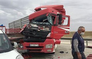 Konya’da tır ile pikap çarpıştı: 2 yaralı