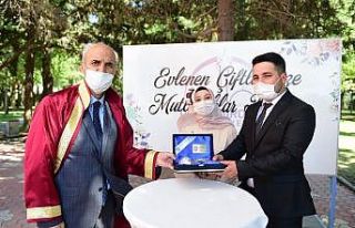 Korona mutluluklarına engel olmadı